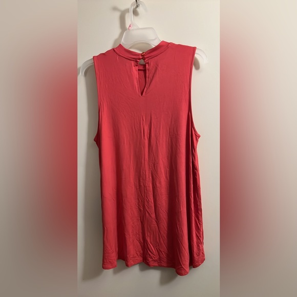 Flowy GNW Top🌟 - Picture 2 of 5